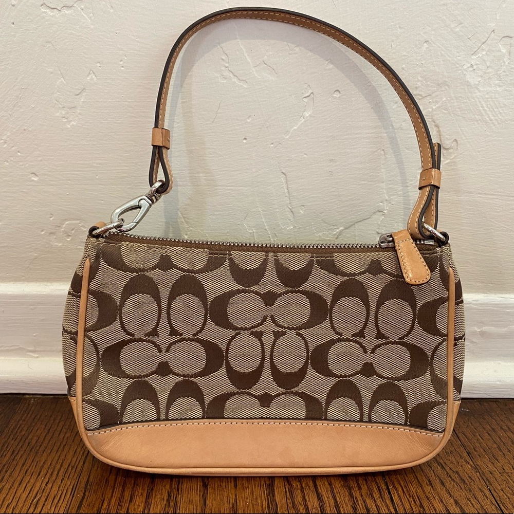 Swinger in Signature Coach Jacquard